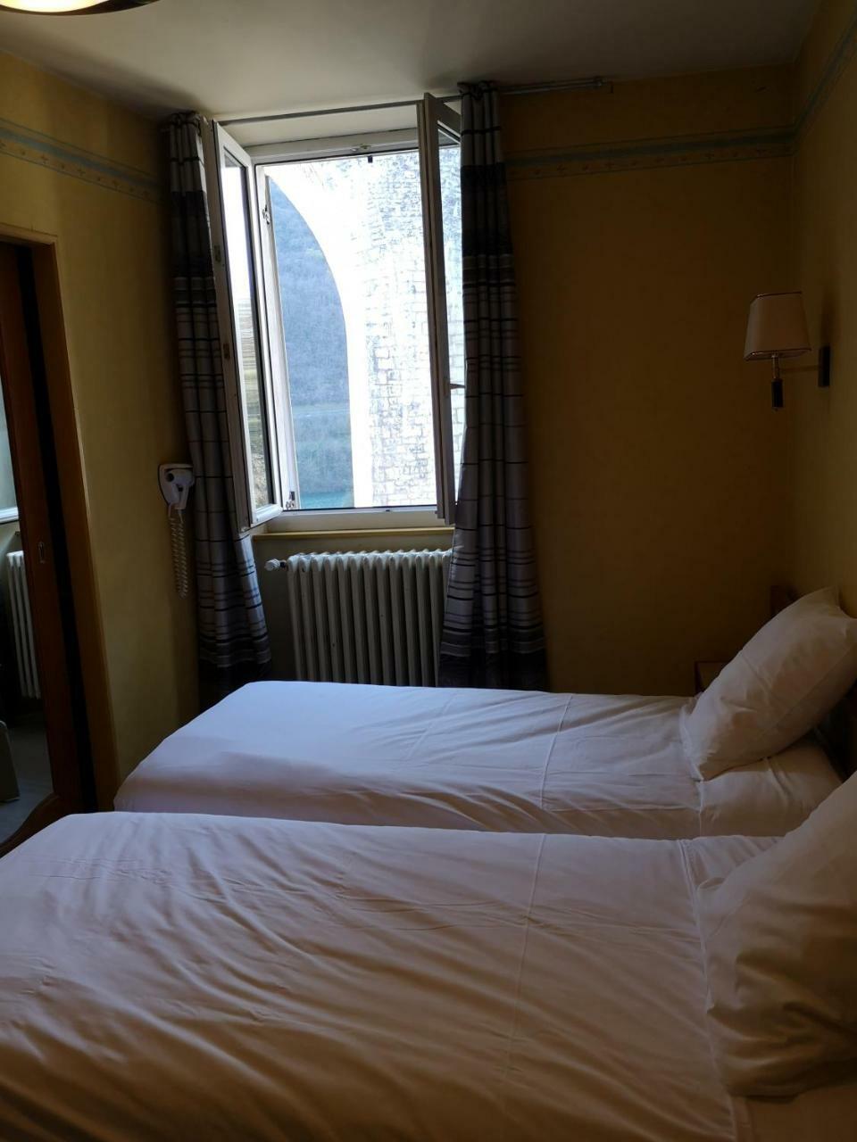 Rome Hotel Saint-Nazaire-en-Royans Bagian luar foto